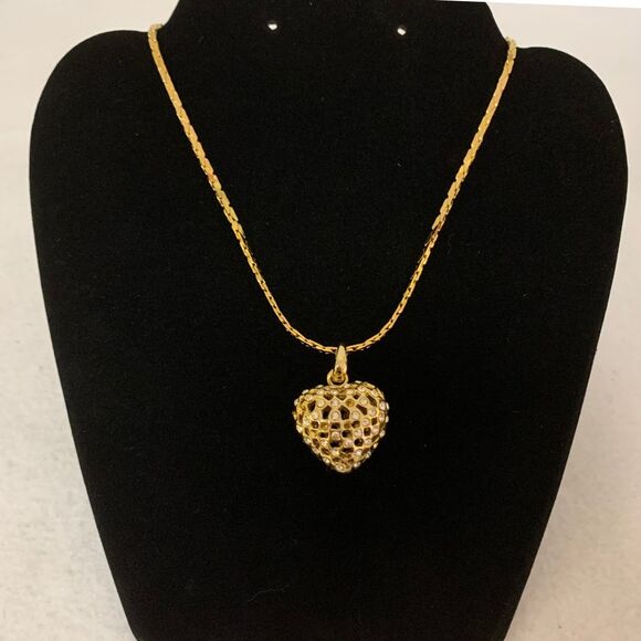 3-D - Sparkling Bling Rhinestone Heart Pendant - Gold Tone - Picture 9 of 9